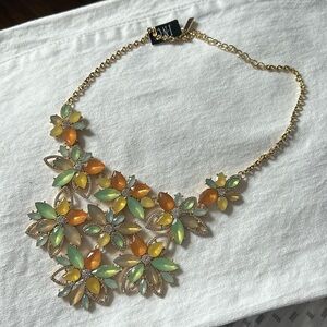 Women’s oversized floral necklace